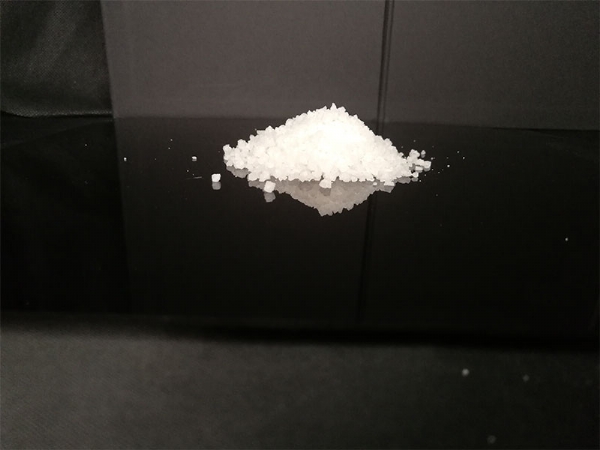 工業(yè)小白鹽